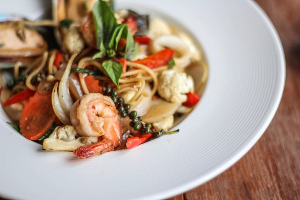 Plato de pasta con mariscos